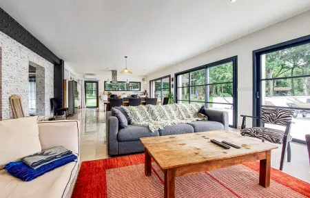 Luxueuse Villa avec piscine, Maison 12 personnes à Saint Laurent de la Pr - Photo 2