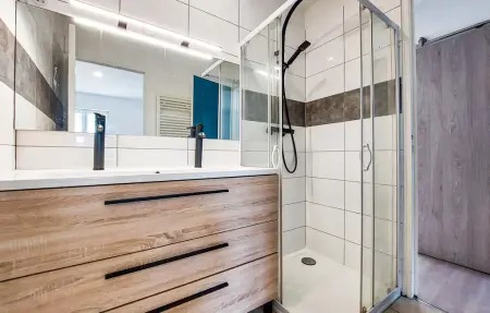 Luxueuse Villa avec piscine, Maison 12 personnes à Saint Laurent de la Pr - Photo 24