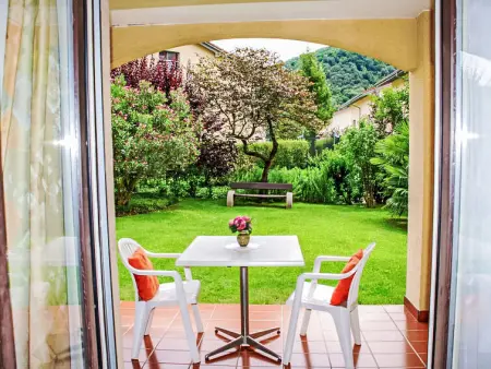 Residenza Parcolago Apt 018 mit Garten, Appartement 2 personnes à Caslano - Photo 1