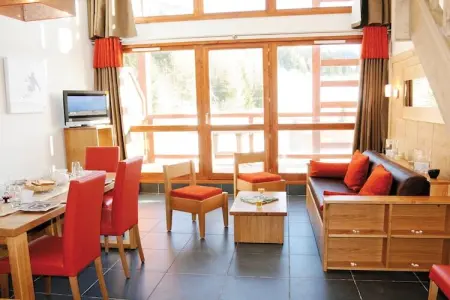 Résidence Lagrange Prestige Le Roc Belle Face Two Bedroom Apartment 8 adults OTA, Escapade en duplex alpin - Photo 3