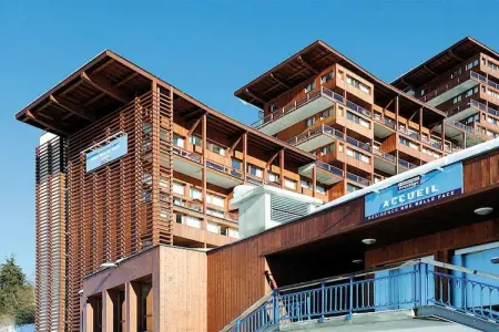 Résidence Lagrange Prestige Le Roc Belle Face Two Bedroom Apartment 8 adults OTA, Escapade en duplex alpin - Photo 8
