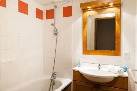 Résidence Les Fermes de Samoens 3-Room and 3-Room Duplex Apartment - 6 people OTA, Chalet de montagne avec piscine chauffée - Photo 10