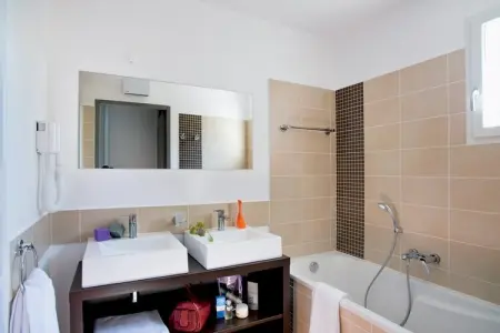 Le Clos Savornin Villa Domaine 8 personnes Piscine OTA, Magnifique villa pour 8 personnes avec piscine - Photo 9