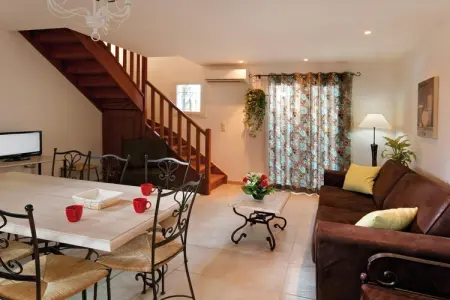 L’Oustau de Sorgue MAISONNETTE 4 pers. OTA, Gîte provençal pour 4 personnes avec piscine - Photo 2