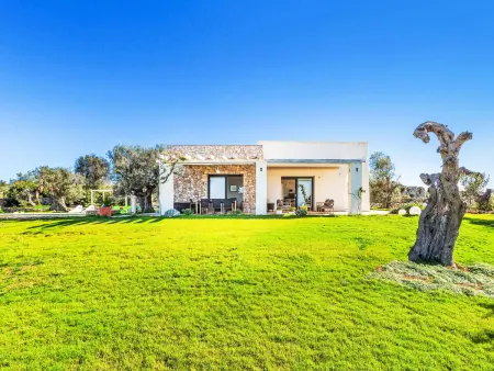 Stupenda Villa Grazia con piscina, Villa 4 personnes à Acquarica del Capo - Photo 7