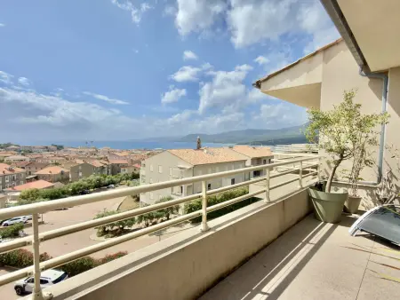 Appartement centre-ville, clim, vue mer, Appartement 4 personnes à Propriano - Photo 3