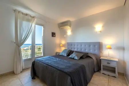 Villa avec Vue Panoramique et Piscine Privée à Corbara - Photo 8