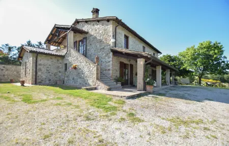 Maison 16 personnes à Fabro - Photo 1