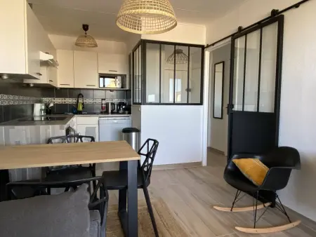 Appartement rénové avec parking, clim et vue mer - 4 pers. - Photo 3