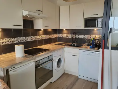 Appartement rénové avec parking, clim et vue mer - 4 pers. - Photo 9