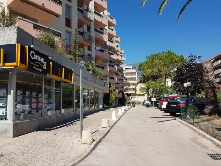 Ruhige Tourismusmöblierung mit Balkon und Pool, Appartement 5 personnes à Roquebrune Cap Martin - Photo 5