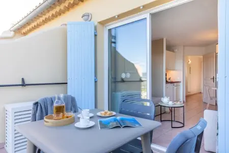 Pierre & Vacances Village Pont Royal en Provence Studio 4 people - 1 sleeping alcove - Balcony or terrace - Air-conditioned - Re, Séjour en bord de rivière avec piscines partagées - Photo 4