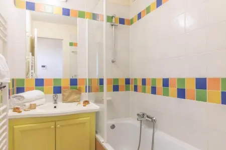 Pierre & Vacances Village Pont Royal en Provence Apartment 8 people - 2 bedrooms + 1 sleeping alcove - Balcony - Air-conditioned, Séjour chic à la campagne avec balcon - Photo 6