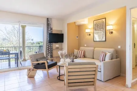 Pierre & Vacances Village Pont Royal en Provence Apartment 8 people - 2 bedrooms + 1 sleeping alcove - Balcony - Air-conditioned, Séjour chic à la campagne avec balcon - Photo 7