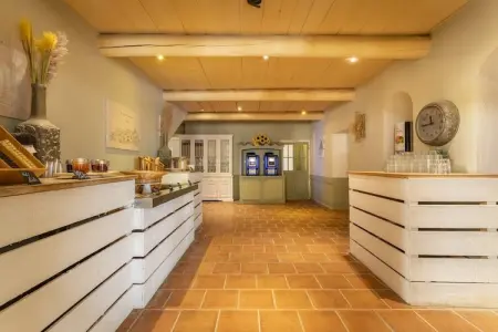 Pierre & Vacances Village Pont Royal en Provence Apartment 8 people - 2 bedrooms + 1 sleeping alcove - Balcony - Air-conditioned, Séjour chic à la campagne avec balcon - Photo 10