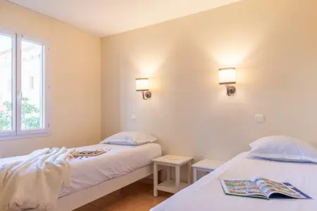 Pierre & Vacances Village Pont Royal en Provence Apartment 8 people - 2 bedrooms + 1 sleeping alcove - Balcony - Air-conditioned, Séjour chic à la campagne avec balcon - Photo 14