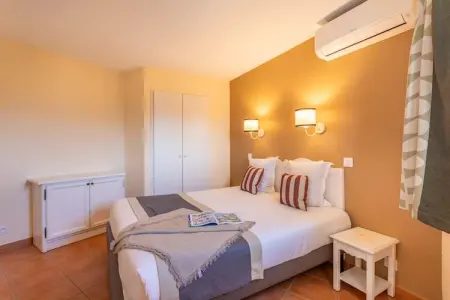 Pierre & Vacances Village Pont Royal en Provence Apartment 8 people - 2 bedrooms + 1 sleeping alcove - Balcony - Air-conditioned, Séjour chic à la campagne avec balcon - Photo 18