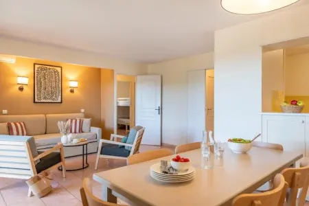 Pierre & Vacances Village Pont Royal en Provence Apartment 8 people - 2 bedrooms + 1 sleeping alcove - Balcony - Air-conditioned, Séjour chic à la campagne avec balcon - Photo 23