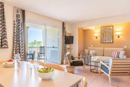 Pierre & Vacances Village Pont Royal en Provence Apartment 8 people - 2 bedrooms + 1 sleeping alcove - Balcony - Air-conditioned, Séjour chic à la campagne avec balcon - Photo 24