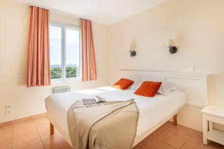 Pierre & Vacances Village Pont Royal en Provence Apartment 8 people - 2 bedrooms + 1 sleeping alcove - Balcony, Appartement avec accès aux piscines à vagues - Photo 2