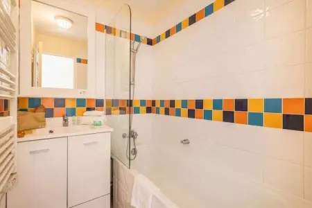 Pierre & Vacances Village Pont Royal en Provence Apartment 8 people - 2 bedrooms + 1 sleeping alcove - Balcony, Appartement avec accès aux piscines à vagues - Photo 7