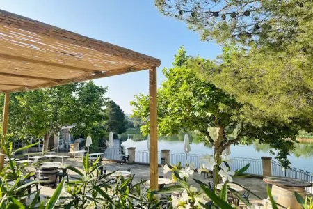 Pierre & Vacances Village Pont Royal en Provence Apartment 8 people - 2 bedrooms + 1 sleeping alcove - Balcony, Appartement avec accès aux piscines à vagues - Photo 19