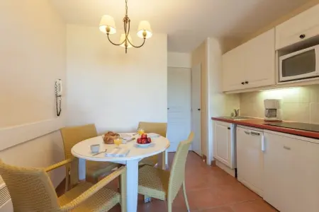 Pierre & Vacances Village Pont Royal en Provence Apartment 4 people - 1 bedroom - Balcony or terrace, Escapade en bord de rivière pour 4 personnes - Photo 1