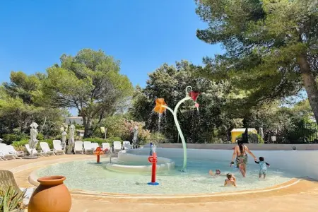 Pierre & Vacances Village Pont Royal en Provence Apartment 6 people - 1 bedroom + 1 sleeping alcove - Balcony or terrace - Air-c, Séjour de vacances avec alcôve de couchage - Photo 21