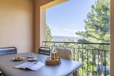 Pierre & Vacances Village Pont Royal en Provence Apartment 5 people - 1 bedroom - Balcony or terrace - Air-conditioned - Renovat, Séjour chic en bord de rivière avec terrasse - Photo 3