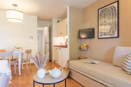 Pierre & Vacances Village Pont Royal en Provence Apartment 5 people - 1 bedroom - Balcony or terrace - Air-conditioned - Renovat, Séjour chic en bord de rivière avec terrasse - Photo 9
