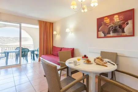 Pierre & Vacances Village Pont Royal en Provence Studio 4 people - 1 sleeping alcove - Terrace or balcony, Escapade côtière avec espace privé - Photo 1