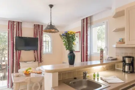 Pierre & Vacances Village Le Rouret House 8 People - 3 Bedrooms - Duplex - Spacious Terrace, Maison Ardèche avec terrasse spacieuse pour 8 personnes - Photo 4