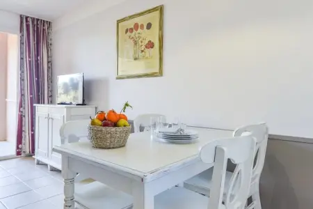Pierre & Vacances Village Le Rouret Apartment 4 People - 1 Bedroom - Terrace Or Balcony, Appartement familial pour 4 personnes en Ardèche - Photo 3