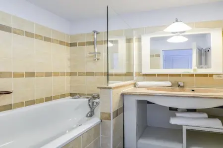 Pierre & Vacances Village Le Rouret Apartment 4 People - 1 Bedroom - Terrace Or Balcony, Appartement familial pour 4 personnes en Ardèche - Photo 13