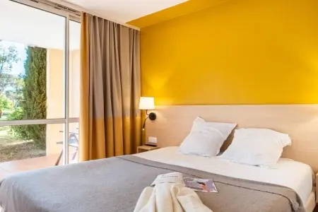 P&V Premium les Rives de Cannes Mandelieu Apartment 6 people - 1 bedroom + 1 sleeping alcove - Terrace or balcony - River view -, Retraite avec piscine chauffée - Photo 3