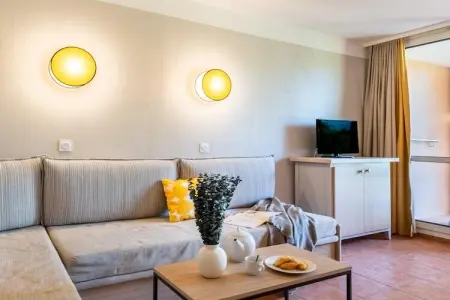 P&V Premium les Rives de Cannes Mandelieu Apartment 6 people - 2 bedrooms - Terrace or balcony - Renovated, Sanctuaire avec terrasse près de Cannes - Photo 17