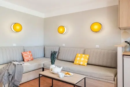 P&V Premium les Rives de Cannes Mandelieu Apartment 5 people - 1 bedroom - Terrace or balcony - River view - Renovated, Séjour luxueux près de Cannes - Photo 1