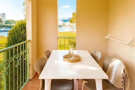 P&V Premium les Rives de Cannes Mandelieu Apartment 5 people - 1 bedroom - Terrace or balcony - River view - Renovated, Séjour luxueux près de Cannes - Photo 6