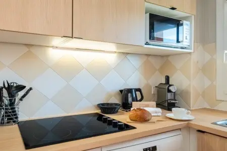 P&V Premium les Rives de Cannes Mandelieu Apartment 5 people - 1 bedroom - Terrace or balcony - River view - Renovated, Séjour luxueux près de Cannes - Photo 12
