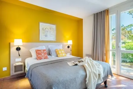 P&V Premium les Rives de Cannes Mandelieu Apartment 6 people - 2 bedrooms - Terrace - Garden level - Renovated, Suite familiale avec terrasse sur jardin - Photo 2
