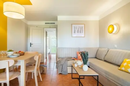 P&V Premium les Rives de Cannes Mandelieu Apartment 5 people - 1 bedroom - Terrace or balcony - Renovated, Escapade intelligente avec piscine - Photo 3