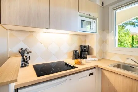 P&V Premium les Rives de Cannes Mandelieu Apartment 5 people - 1 bedroom - Terrace or balcony - Renovated, Escapade intelligente avec piscine - Photo 4