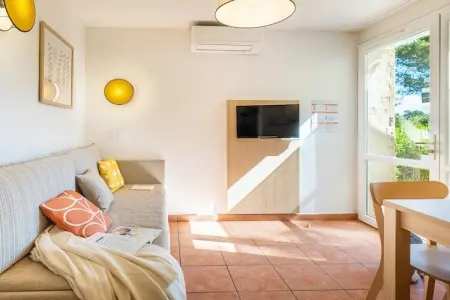 P&V Premium les Rives de Cannes Mandelieu Apartment 4 people - 1 bedroom - Terrace - Garden level - Renovated, Appartement en bord de rivière près de Cannes - Photo 2