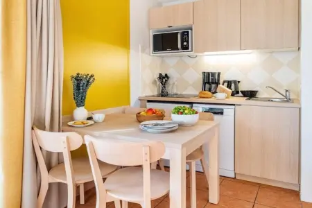 P&V Premium les Rives de Cannes Mandelieu Apartment 4 people - 1 bedroom - Terrace - Garden level - Renovated, Appartement en bord de rivière près de Cannes - Photo 4