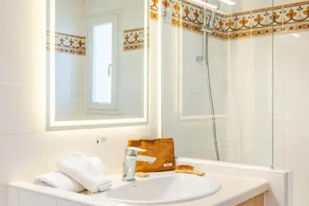 P&V Premium les Rives de Cannes Mandelieu Apartment 4 people - 1 bedroom - Terrace - Garden level - Renovated, Appartement en bord de rivière près de Cannes - Photo 22