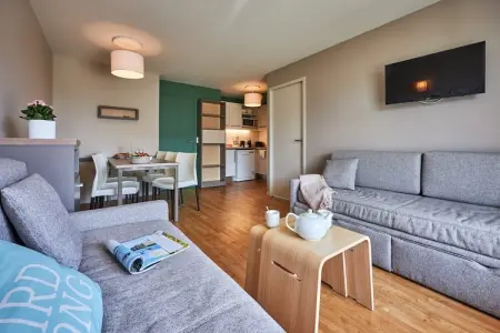 Pierre & Vacances Le Chant des Oiseaux Apartment 6 people - 2 bedrooms - Terrace or balcony, Appartement Familial Courseulles pour 6 - Photo 9