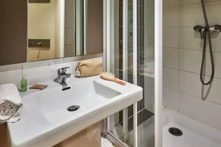 Pierre & Vacances Le Chant des Oiseaux Apartment 6 people - 2 bedrooms - Terrace or balcony, Appartement Familial Courseulles pour 6 - Photo 12