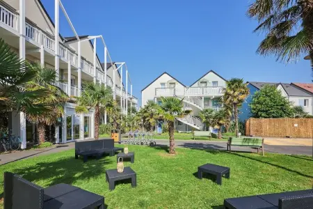 Pierre & Vacances Le Chant des Oiseaux House 6 people - 2 bedrooms - Terrace or balcony, Chalet côtier pour 6 personnes avec piscine - Photo 35