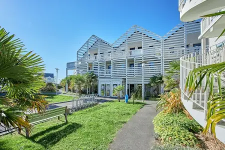 Pierre & Vacances Le Chant des Oiseaux Apartment 4 people - 1 bedroom - Terrace or balcony - Bocage view, Appartement élégant pour 4 personnes avec vue sur la rivière - Photo 10
