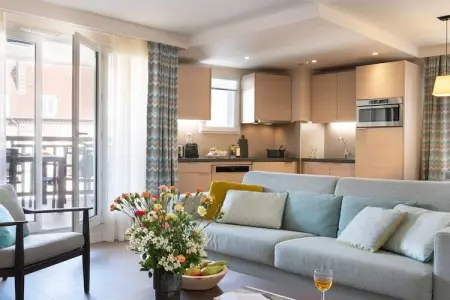 Pierre &Vacances Premium Presqu'île de La Touques apartment 8 people - 3 bedrooms - Terrace or balcony - Harbor buildings, Appartement spa de luxe à Deauville pour 8 - Photo 1